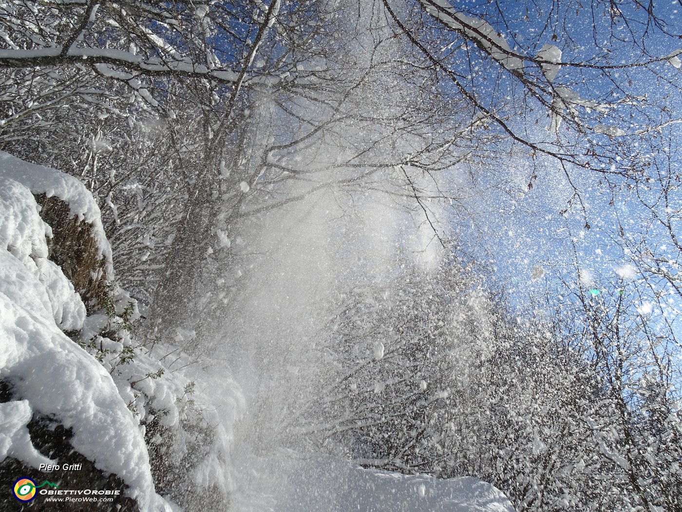 32 E ci godiamo la neve cadere in testa .JPG